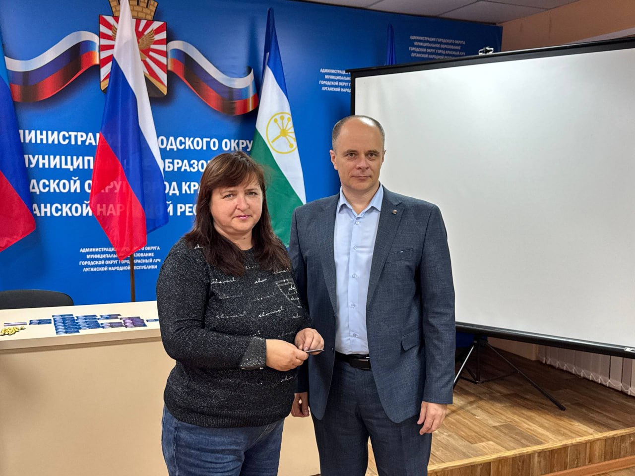 Команда партийцев Краснолучского местного отделения пополнилась новыми членами Команда партийцев Краснолучского местного отделения пополнилась новыми членами