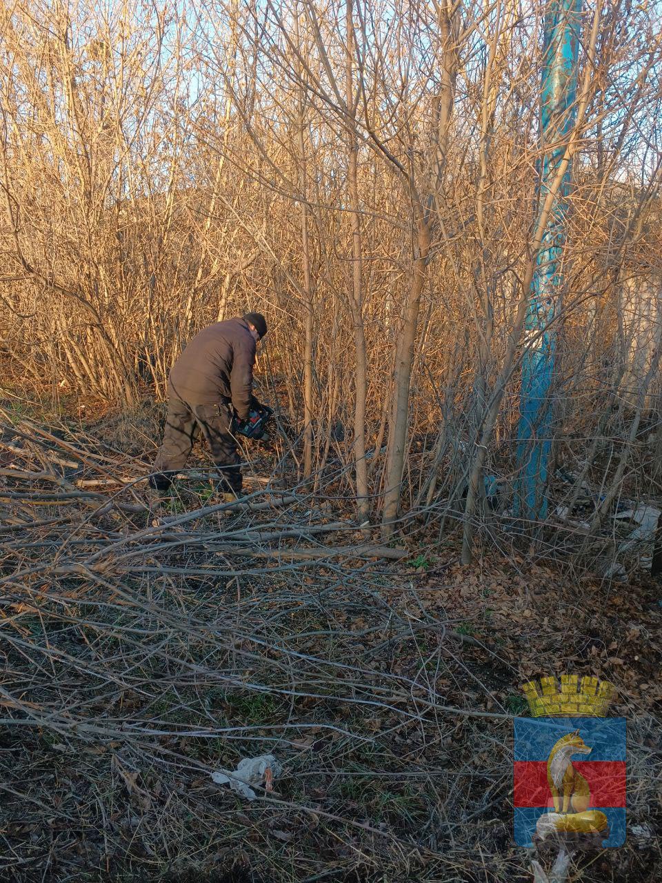 Коммунальные службы проводят работы на территории города Лисичанска Коммунальные службы проводят работы на территории города Лисичанска