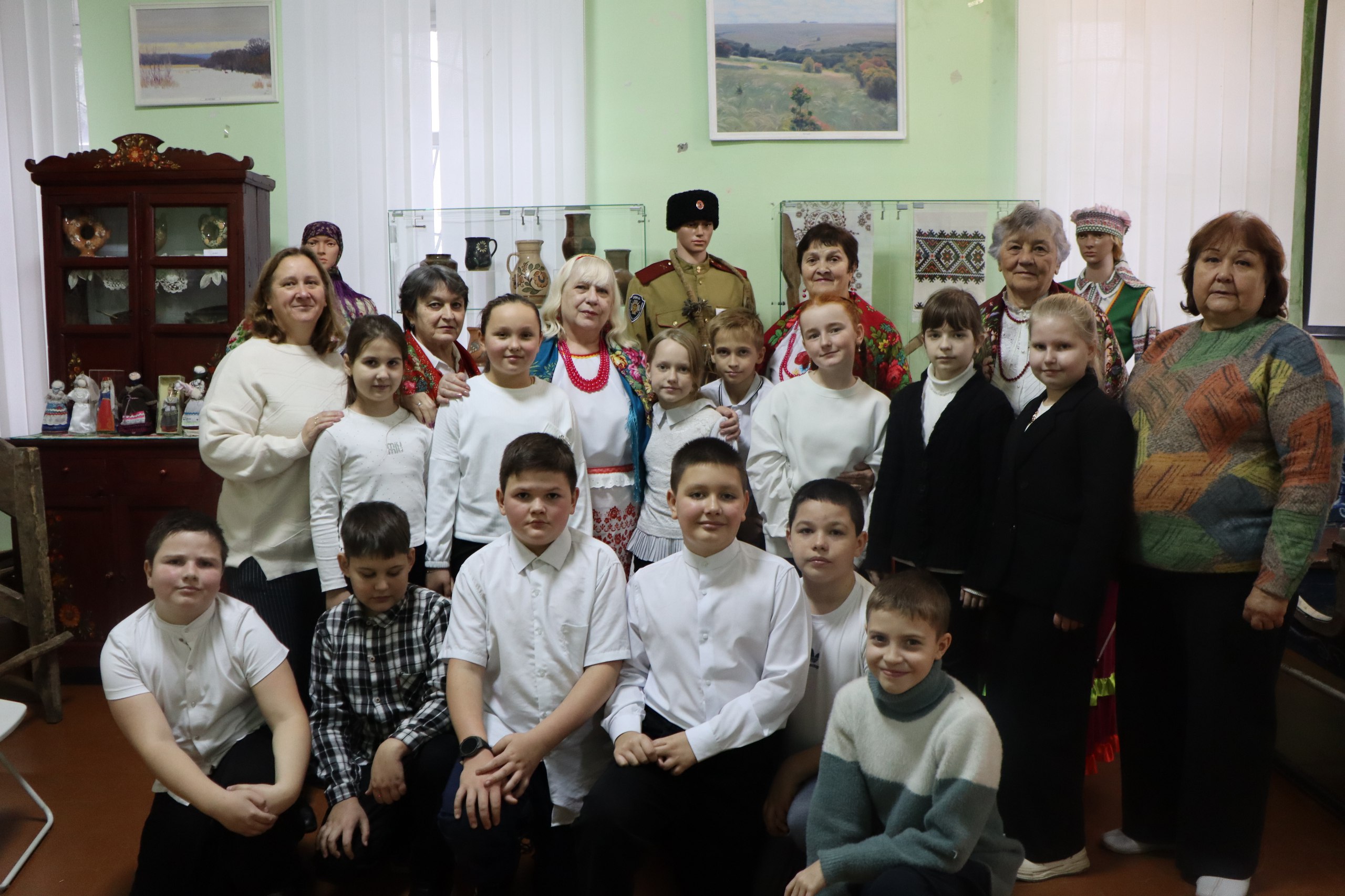 В музее истории города Ровеньки прошло интерактивное занятие «Веселые посиделки» В музее истории города Ровеньки прошло интерактивное занятие «Веселые посиделки»