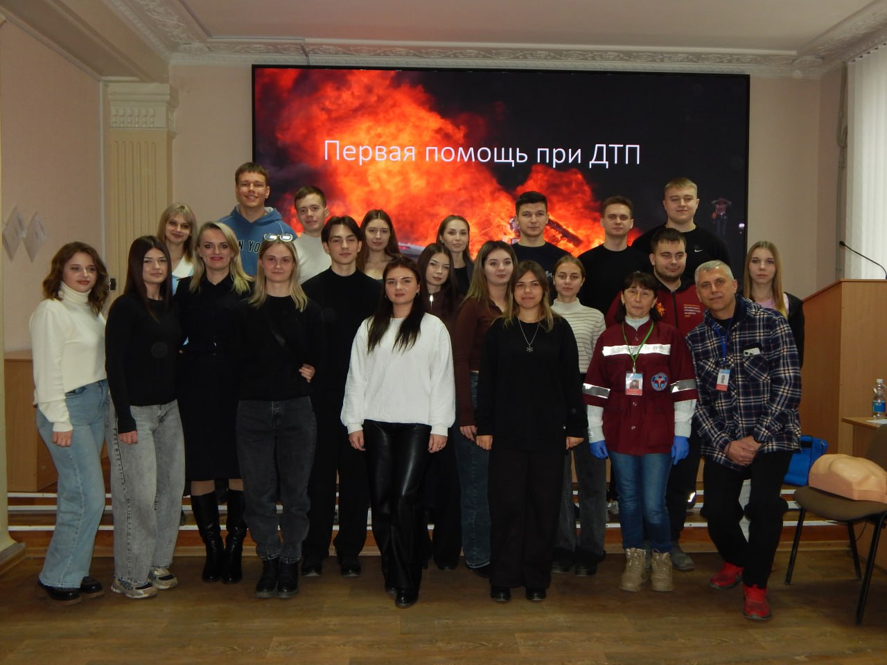 В Алчевской Школе медицины катастроф студентов ДГТУ ознакомили с правилами оказания первой помощи