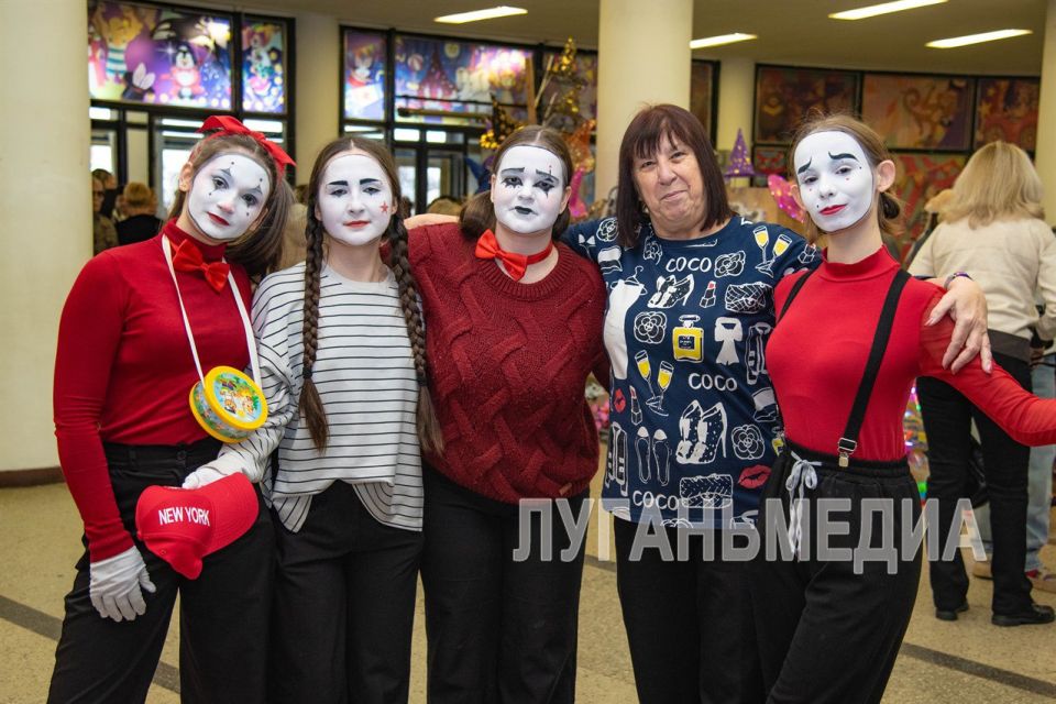 Отделение культуры колледжа Академии Матусовского празднует свое 60-летие Отделение культуры колледжа Академии Матусовского празднует свое 60-летие