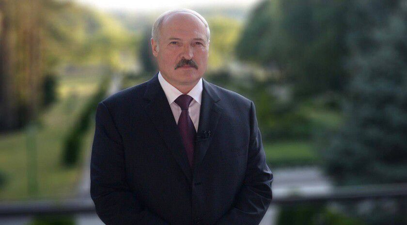 Президент Белоруссии Александр Лукашенко предупредил Зеленского, что ему нужно договариваться с Россией, иначе он потеряет всю Украину