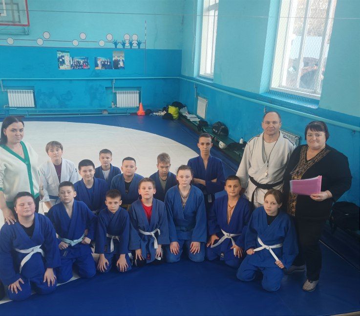 В спортивной школе города Ровеньки прошло открытое занятие по дзюдо для группы начальной подготовки В спортивной школе города Ровеньки прошло открытое занятие по дзюдо для группы начальной подготовки