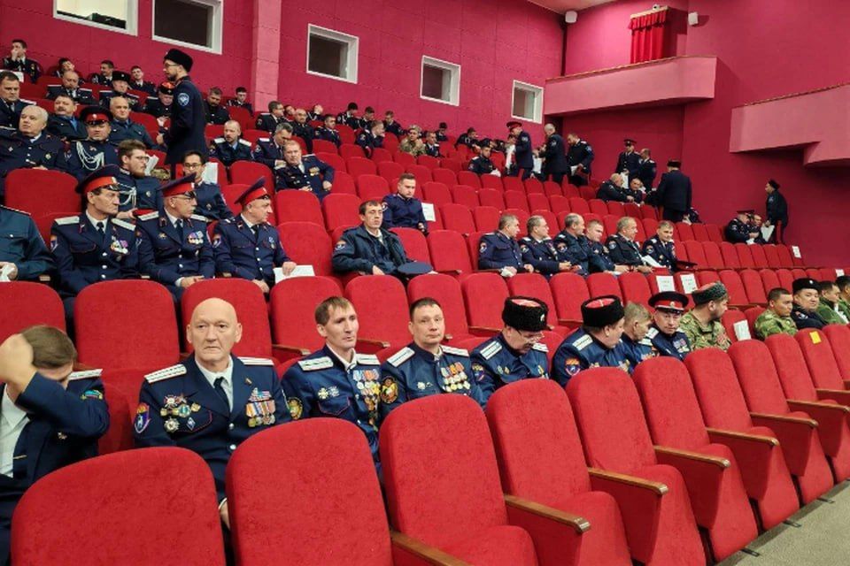 Атаман Луганского казачьего округа рассказал о единогласном решении принять округ во Всевеликое войско Донское