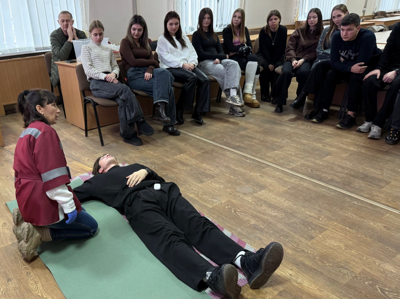 В Алчевской Школе медицины катастроф студентов ДГТУ ознакомили с правилами оказания первой помощи В Алчевской Школе медицины катастроф студентов ДГТУ ознакомили с правилами оказания первой помощи