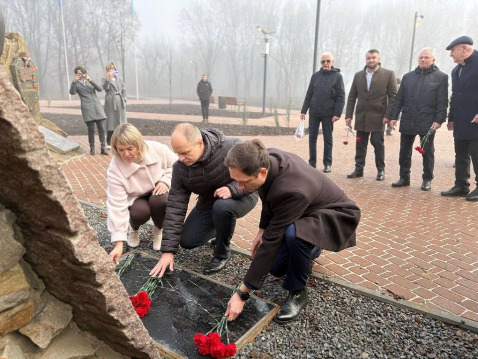 Председатель ТИК города Красный Луч приняла участие в торжественном открытии городского парка Председатель ТИК города Красный Луч приняла участие в торжественном открытии городского парка