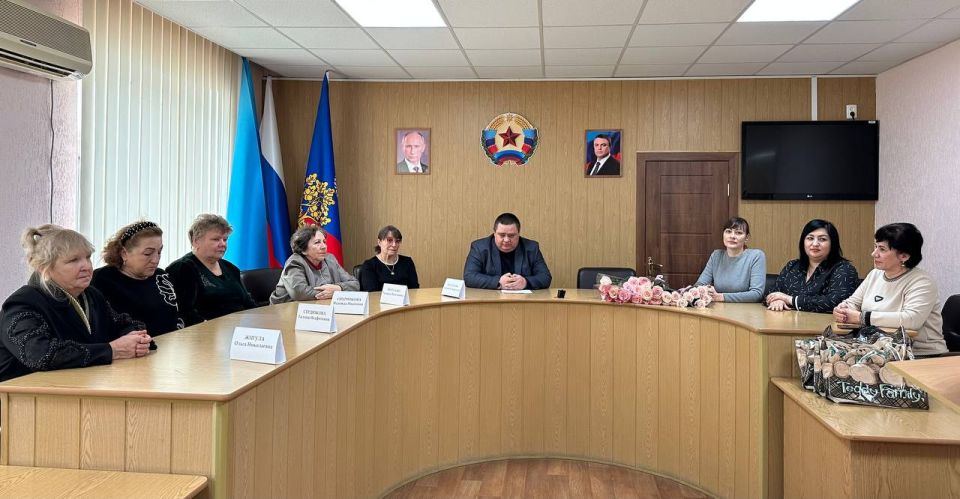 Андрей Рубанцов: В преддверии Дня матери, дня, когда мы чествуем самых дорогих и близких людей, в Администрации городского округа встретился с матерями героев специальной военной операции Андрей Рубанцов: В преддверии Дня матери, дня, когда мы чествуем самых дорогих и близких людей, в Администрации городского округа встретился с матерями героев специальной военной операции