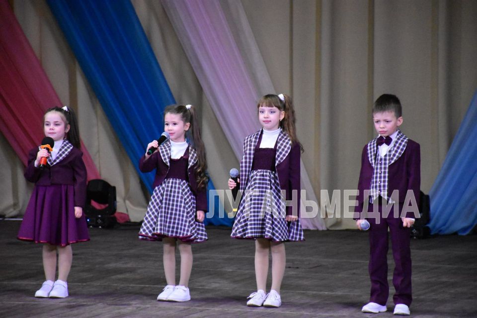 Мам Краснолучского округа пригласили на праздничную программу «Мамино TV» Мам Краснолучского округа пригласили на праздничную программу «Мамино TV»