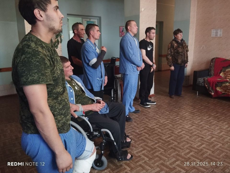 Материнское тепло и духовная поддержка: Свердловские активисты КСВО посетили госпиталь накануне Дня матери Материнское тепло и духовная поддержка: Свердловские активисты КСВО посетили госпиталь накануне Дня матери