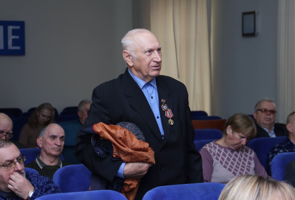 Их памяти и мужеству. Для чернобыльцев в столице ЛНР провели круглый стол при участии представителей федеральных и региональных министерств и ведомств Их памяти и мужеству. Для чернобыльцев в столице ЛНР провели круглый стол при участии представителей федеральных и региональных министерств и ведомств