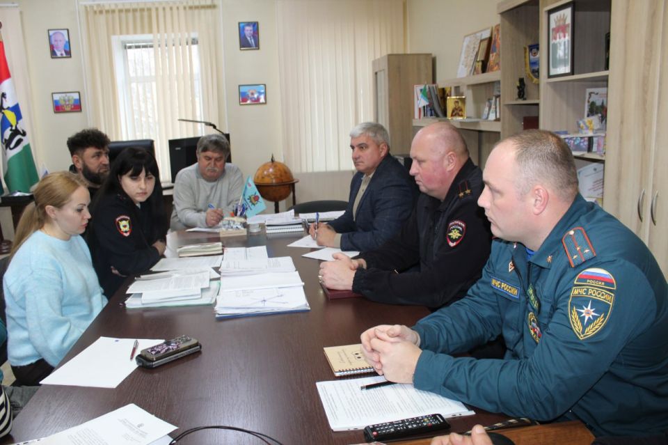 Виталий Коваленко: Сегодня принял участие в рабочей встрече с предпринимателями, которые оказывают гостиничные услуги на территории Беловодского муниципального округа Виталий Коваленко: Сегодня принял участие в рабочей встрече с предпринимателями, которые оказывают гостиничные услуги на территории Беловодского муниципального округа