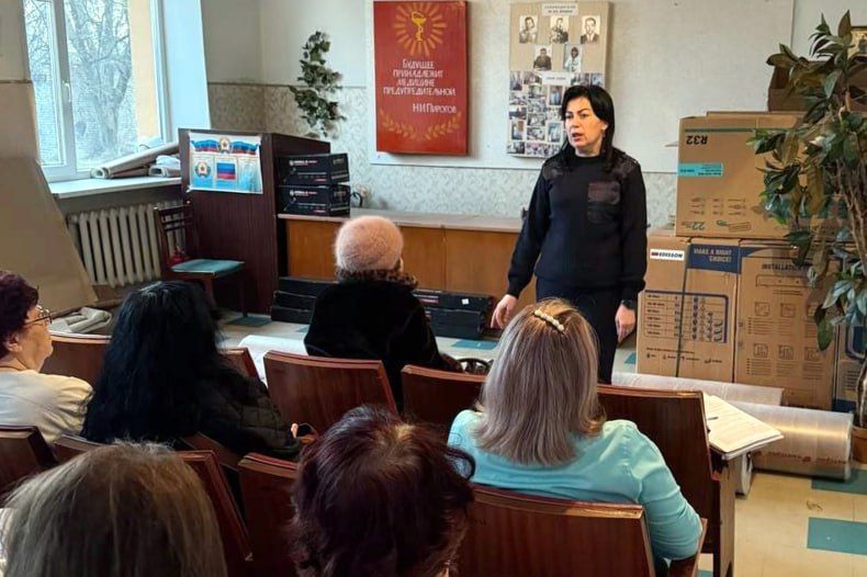 Сотрудники ОГИБДД ОМВД России «Свердловский» посетили городскую детскую больницу Сотрудники ОГИБДД ОМВД России «Свердловский» посетили городскую детскую больницу