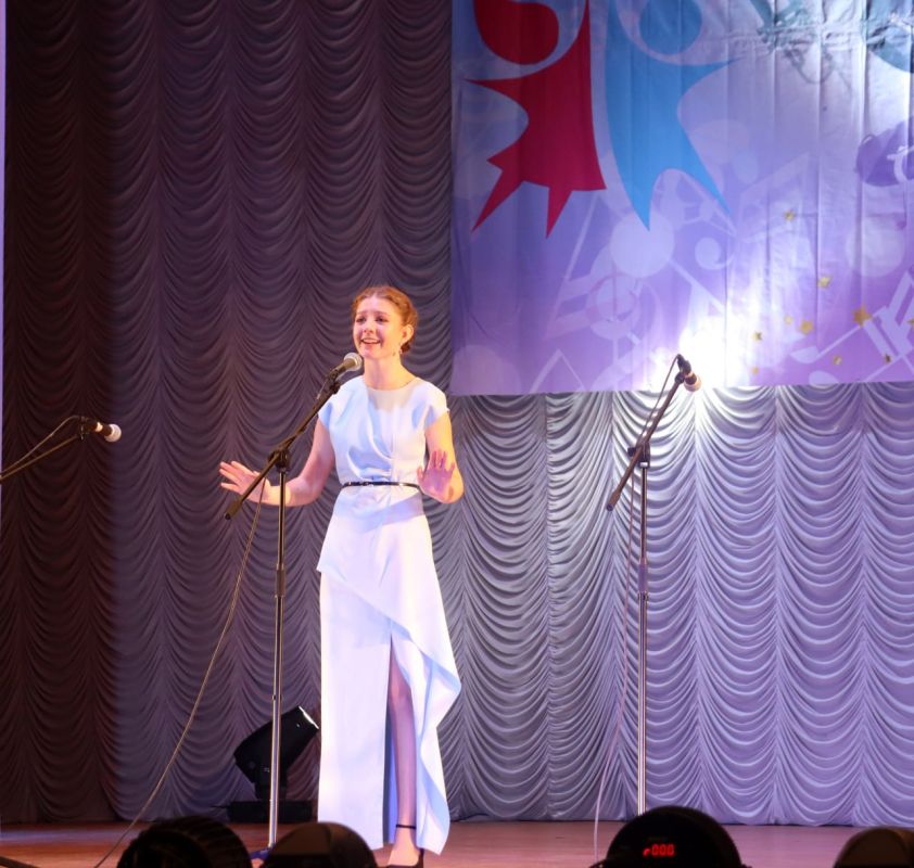 Гала-концерт открытого фестиваля-конкурса детского художественного творчества «Мамины звёздочки», посвященный Дню матери, стал настоящим подарком для всех зрителей, собравшихся в зале Дворца культуры им. Ленина Гала-концерт открытого фестиваля-конкурса детского художественного творчества «Мамины звёздочки», посвященный Дню матери, стал настоящим подарком для всех зрителей, собравшихся в зале Дворца культуры им. Ленина