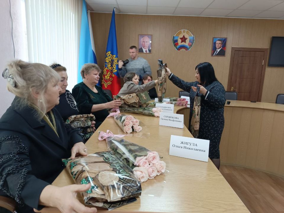 Андрей Рубанцов: В преддверии Дня матери, дня, когда мы чествуем самых дорогих и близких людей, в Администрации городского округа встретился с матерями героев специальной военной операции Андрей Рубанцов: В преддверии Дня матери, дня, когда мы чествуем самых дорогих и близких людей, в Администрации городского округа встретился с матерями героев специальной военной операции