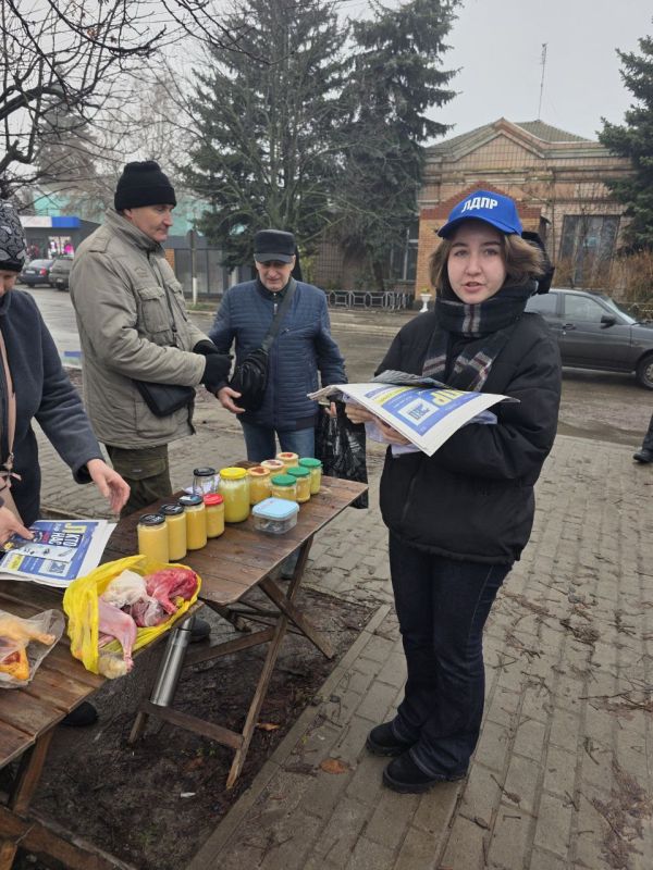 КАЖДЫЙ ВОПРОС ВАЖЕН: ЛДПР В НОВОАЙДАРЕ ПРОВОДИТ ОТКРЫТЫЕ БЕСЕДЫ КАЖДЫЙ ВОПРОС ВАЖЕН: ЛДПР В НОВОАЙДАРЕ ПРОВОДИТ ОТКРЫТЫЕ БЕСЕДЫ