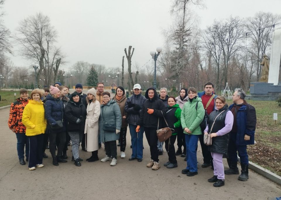 Мероприятие по благоустройству прошло в парке имени Горького Мероприятие по благоустройству прошло в парке имени Горького