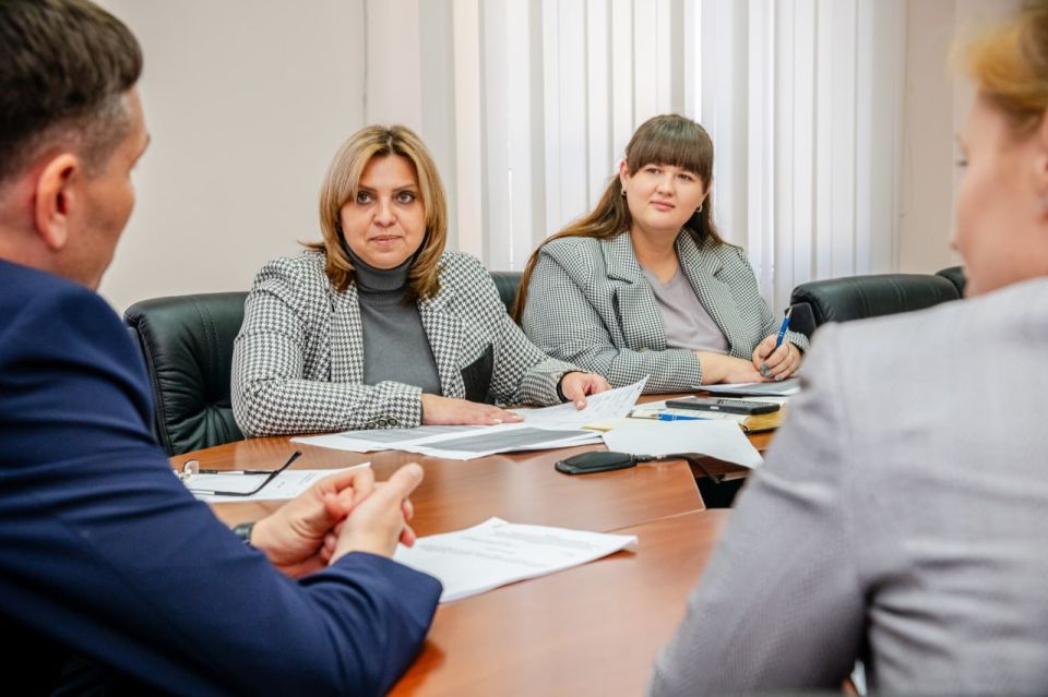 В Администрации Главы ЛНР объявили НКО-победителей конкурса на предоставление грантов В Администрации Главы ЛНР объявили НКО-победителей конкурса на предоставление грантов