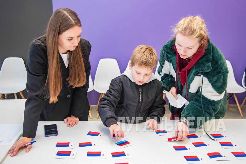 В Луганске прошел семейный форум «Родные – Любимые» В Луганске прошел семейный форум «Родные – Любимые»