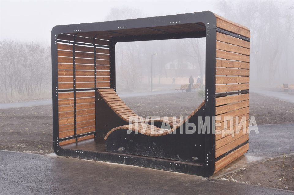 В Красном Луче состоялось торжественное открытие отремонтированного парка микрорайонов В Красном Луче состоялось торжественное открытие отремонтированного парка микрорайонов