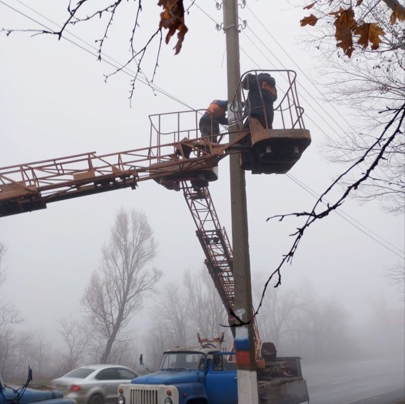 Коммунальные службы проводят работы на территории города Коммунальные службы проводят работы на территории города