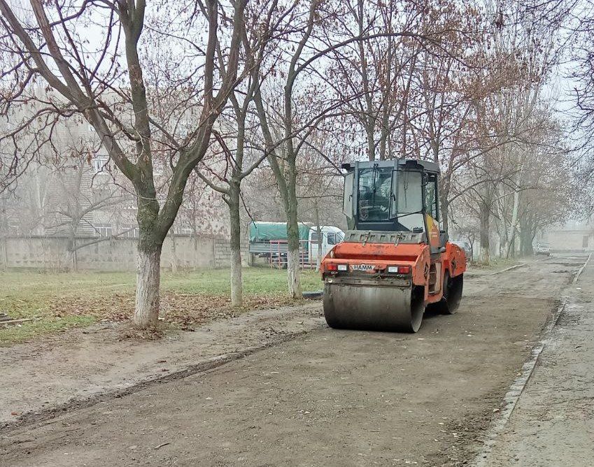 Коммунальные службы проводят работы на территории города Коммунальные службы проводят работы на территории города