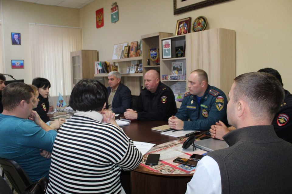 Виталий Коваленко: Сегодня принял участие в рабочей встрече с предпринимателями, которые оказывают гостиничные услуги на территории Беловодского муниципального округа