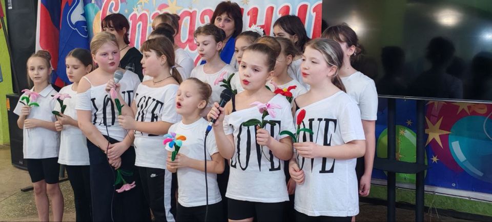 В преддверии Дня матери в образовательных, дошкольных и культурных учреждениях городского округа город Ровеньки состоялись ряд мероприятий, посвященных этому важному празднику В преддверии Дня матери в образовательных, дошкольных и культурных учреждениях городского округа город Ровеньки состоялись ряд мероприятий, посвященных этому важному празднику