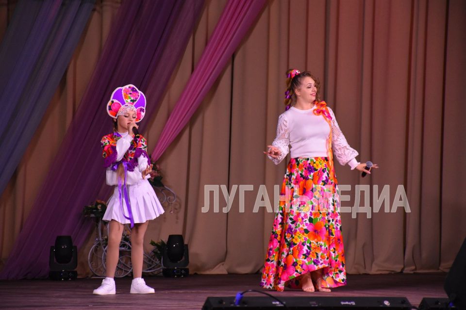 Мам Краснолучского округа пригласили на праздничную программу «Мамино TV» Мам Краснолучского округа пригласили на праздничную программу «Мамино TV»