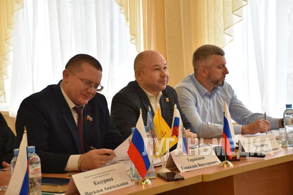 В Белокуракино обсудили вопрос создания новых рабочих мест В Белокуракино обсудили вопрос создания новых рабочих мест