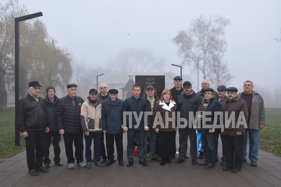 В Первомайске возложили цветы к Памятному знаку ликвидаторам аварии на Чернобыльской АЭС В Первомайске возложили цветы к Памятному знаку ликвидаторам аварии на Чернобыльской АЭС