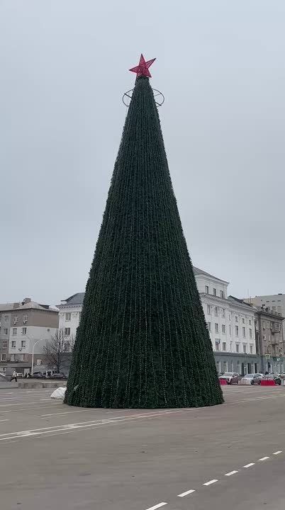 Вот так сейчас выглядит главная красавица Луганска