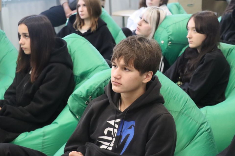 Говорим. Познаем. Берем пример: Северодонецк присоединился к масштабному Всероссийскому проекту «Диалоги с Героями» Говорим. Познаем. Берем пример: Северодонецк присоединился к масштабному Всероссийскому проекту «Диалоги с Героями»