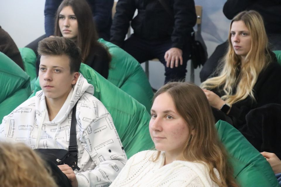 Говорим. Познаем. Берем пример: Северодонецк присоединился к масштабному Всероссийскому проекту «Диалоги с Героями» Говорим. Познаем. Берем пример: Северодонецк присоединился к масштабному Всероссийскому проекту «Диалоги с Героями»
