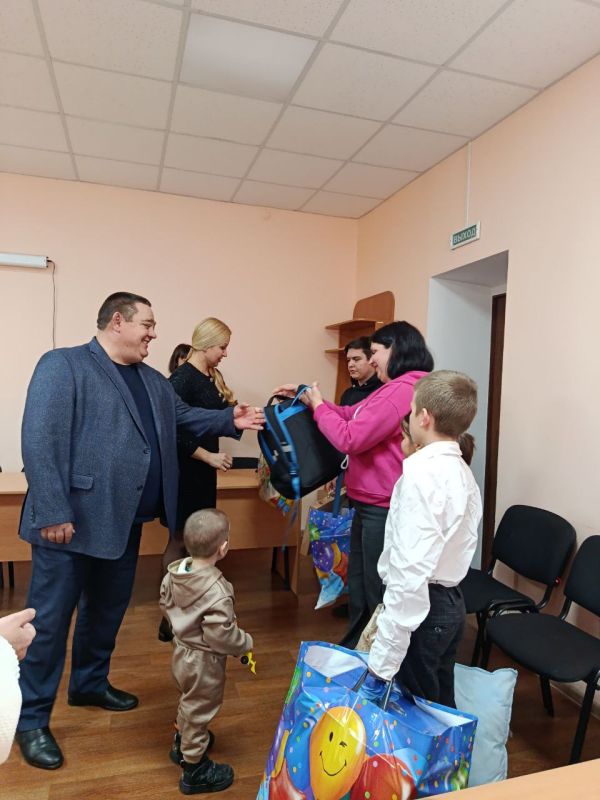 Андрей Рубанцов: В Ровеньках прошло чествование многодетных матерей Андрей Рубанцов: В Ровеньках прошло чествование многодетных матерей
