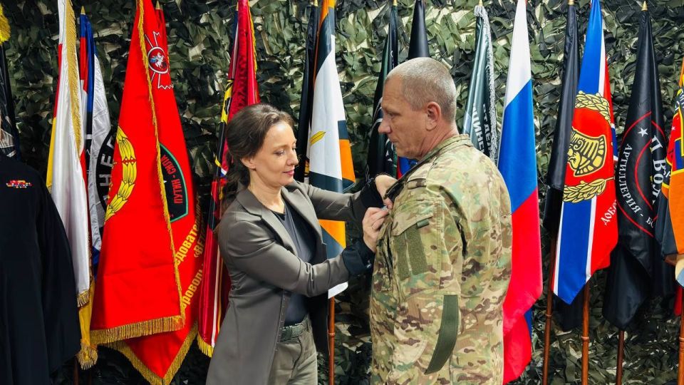 Анна Кузнецова: Большая честь участвовать во вручении наград нашим бойцам! Анна Кузнецова: Большая честь участвовать во вручении наград нашим бойцам!