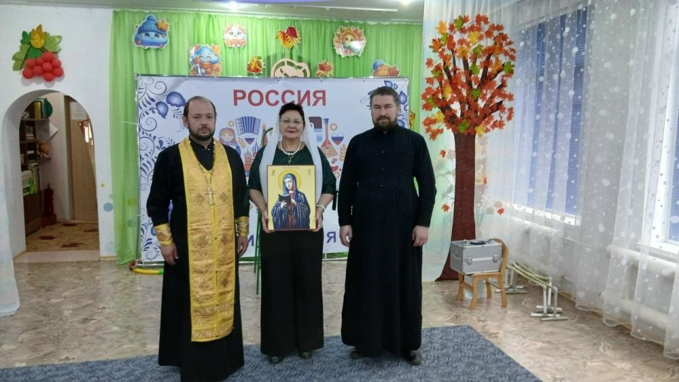Калужские священнослужители посетили Первомайск с гуманитарной миссией Калужские священнослужители посетили Первомайск с гуманитарной миссией