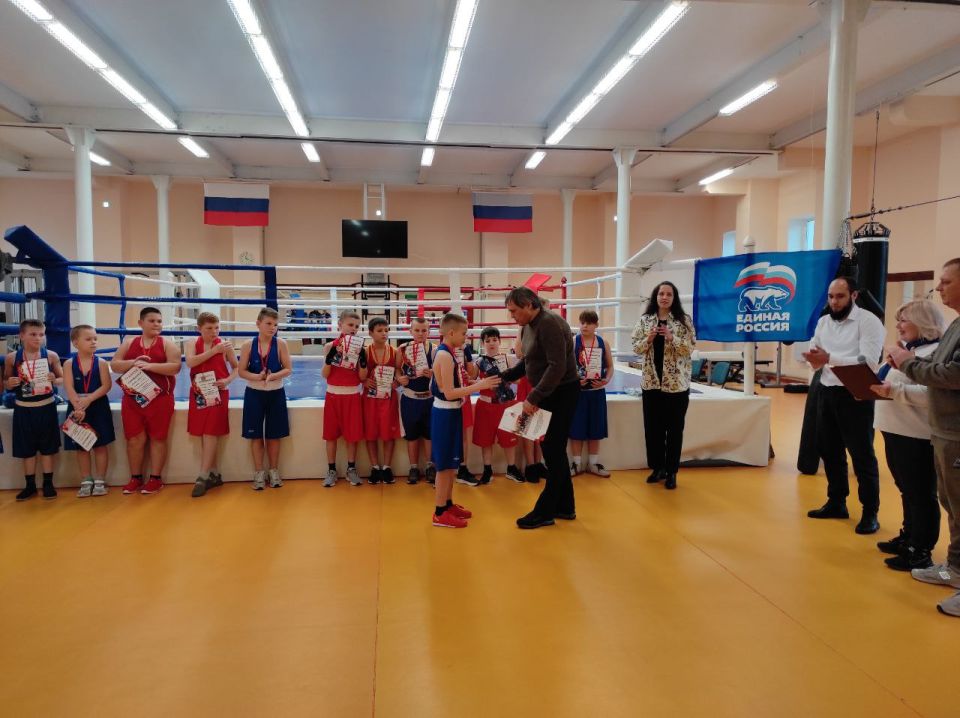 Сегодня в зале МБУ ДО «ССШ №1» при поддержке отдела молодежи и спорта Администрации города Северодонецка состоялось Первенство города по боксу среди мальчиков до 12 лет Сегодня в зале МБУ ДО «ССШ №1» при поддержке отдела молодежи и спорта Администрации города Северодонецка состоялось Первенство города по боксу среди мальчиков до 12 лет