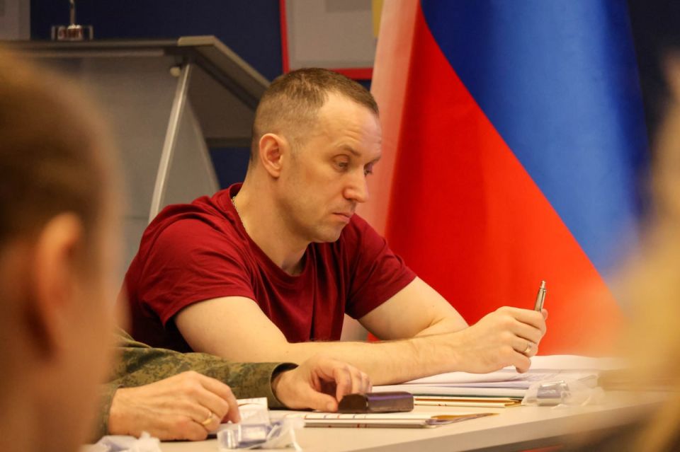 Сегодня в Луганске состоялся крайне важный Круглый стол «Поколение Победителей. Сохранение исторической правды о героях прошлого и настоящего» Сегодня в Луганске состоялся крайне важный Круглый стол «Поколение Победителей. Сохранение исторической правды о героях прошлого и настоящего»