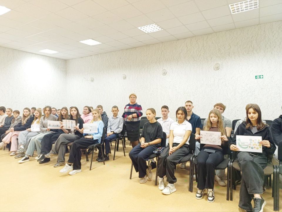 Представитель Луганской городской больницы № 1 провел профориентационную беседу среди школьников