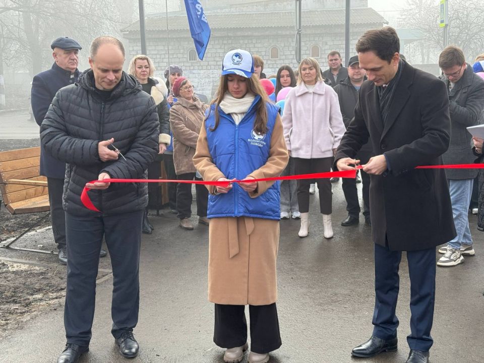 В Красном Луче торжественно открылся обновленный городской парк В Красном Луче торжественно открылся обновленный городской парк