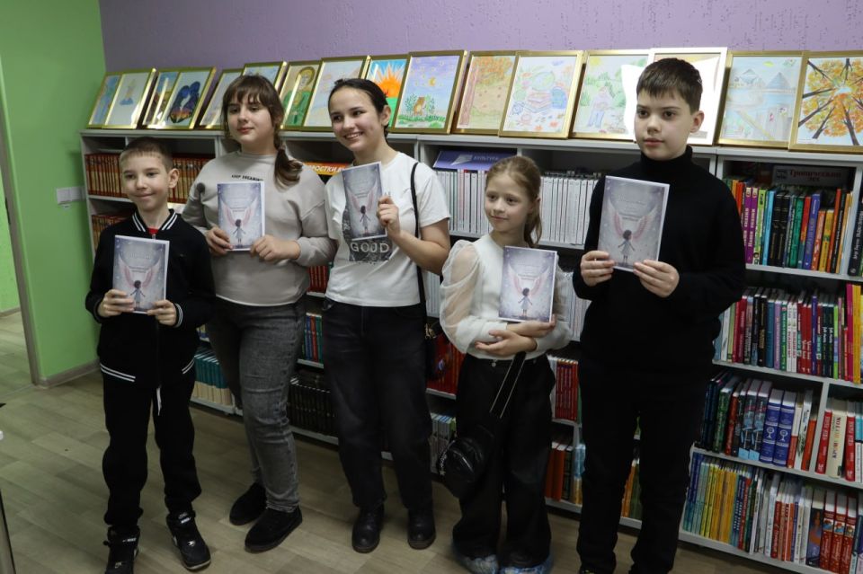 В Стаханове прошла презентация сборника юной поэтессы Марии Щировой В Стаханове прошла презентация сборника юной поэтессы Марии Щировой
