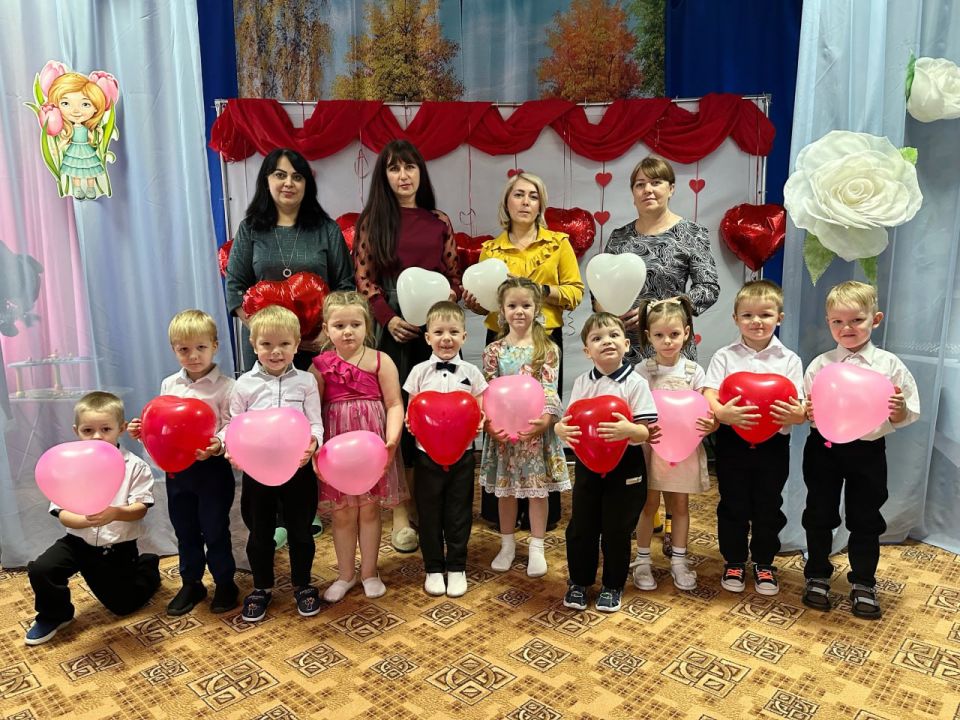 Детский сад "Капитошка" поздравляет мам Детский сад "Капитошка" поздравляет мам