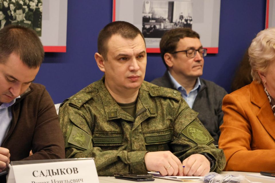 Сегодня в Луганске состоялся крайне важный Круглый стол «Поколение Победителей. Сохранение исторической правды о героях прошлого и настоящего» Сегодня в Луганске состоялся крайне важный Круглый стол «Поколение Победителей. Сохранение исторической правды о героях прошлого и настоящего»