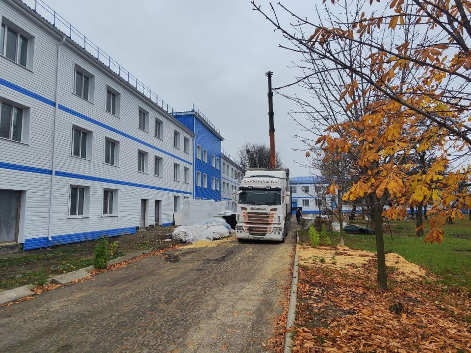 Регион-шеф завершил ремонт кровли на инфекционном корпусе в Брянке Регион-шеф завершил ремонт кровли на инфекционном корпусе в Брянке