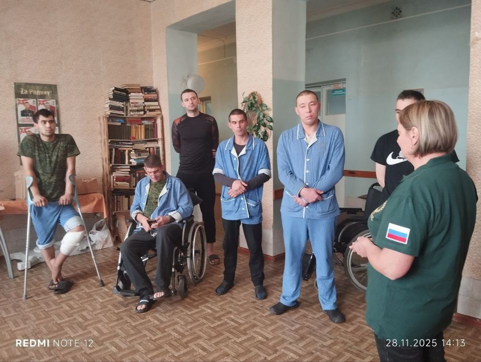 Материнское тепло и духовная поддержка: Свердловские активисты КСВО посетили госпиталь накануне Дня матери Материнское тепло и духовная поддержка: Свердловские активисты КСВО посетили госпиталь накануне Дня матери