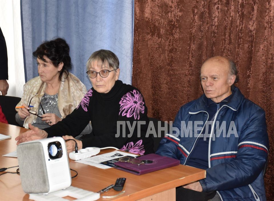 400 жителей Краснолучского округа получили знания в сфере компьютерной грамотности 400 жителей Краснолучского округа получили знания в сфере компьютерной грамотности