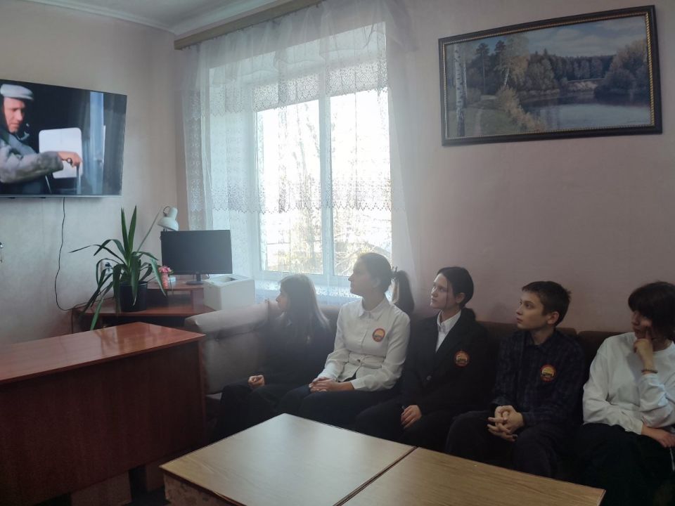 Тематический вечер посвященный дню матери прошел в Лутугинской Районной библиотеке Тематический вечер посвященный дню матери прошел в Лутугинской Районной библиотеке