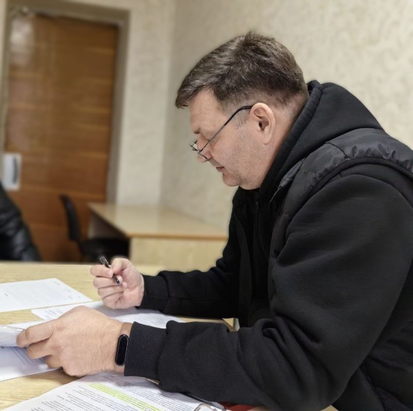 В городе Рубежное прошел прием граждан в общественной приемной Главы Республики В городе Рубежное прошел прием граждан в общественной приемной Главы Республики