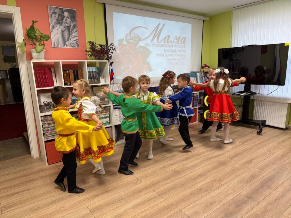 При поддержке «Единой России» в Первомайске прошел комплекс мероприятий, приуроченный ко Дню матери При поддержке «Единой России» в Первомайске прошел комплекс мероприятий, приуроченный ко Дню матери