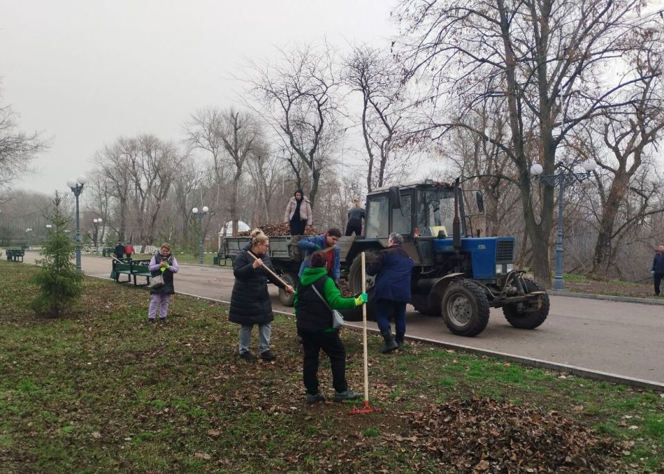 Мероприятие по благоустройству прошло в парке имени Горького Мероприятие по благоустройству прошло в парке имени Горького